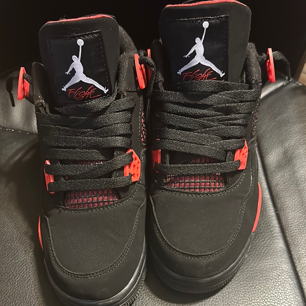 Jordan 4 red thunder